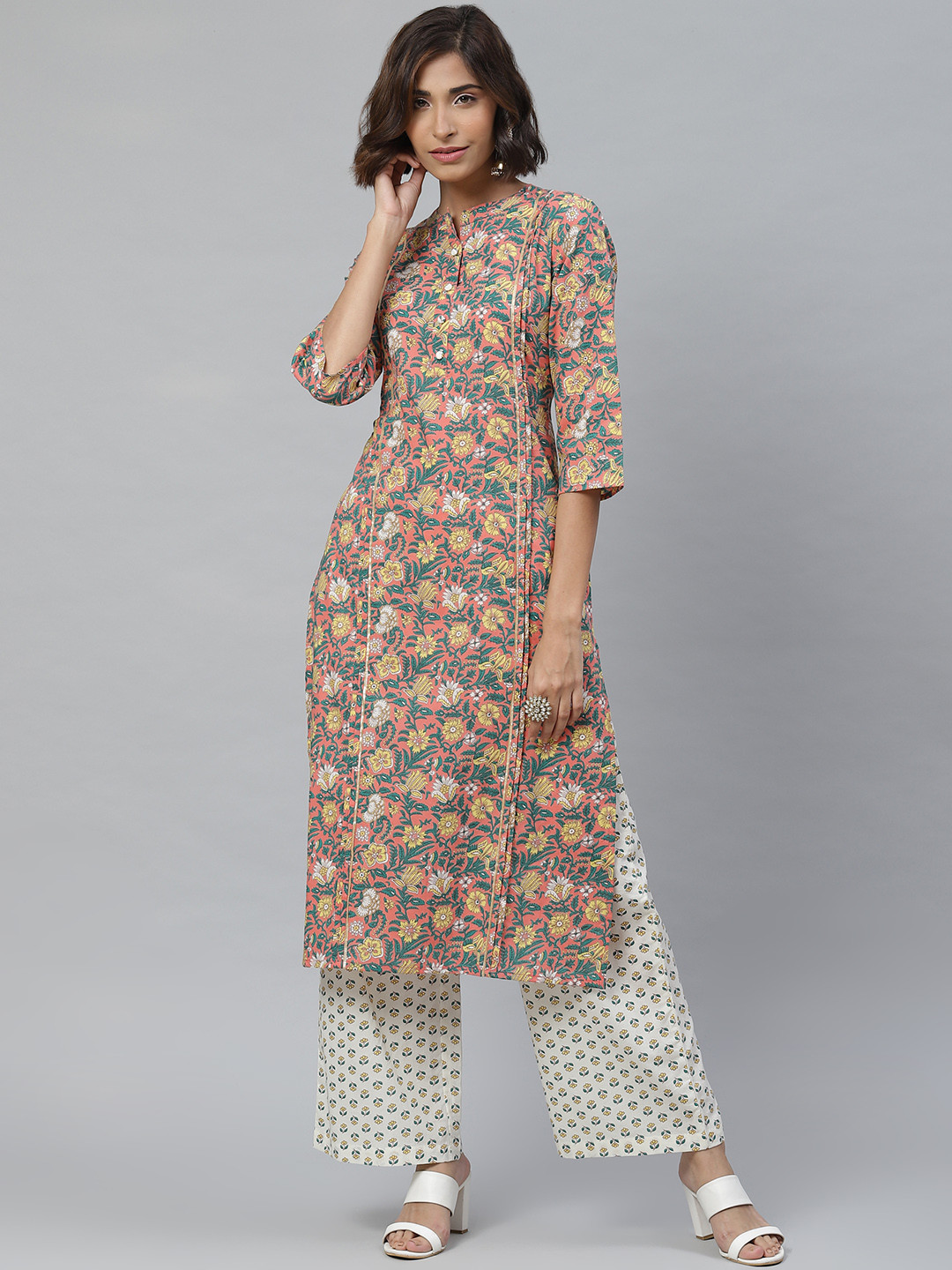 

Yuris Women Peach-Coloured & White Ethnic Motifs Print Kurta with Palazzos
