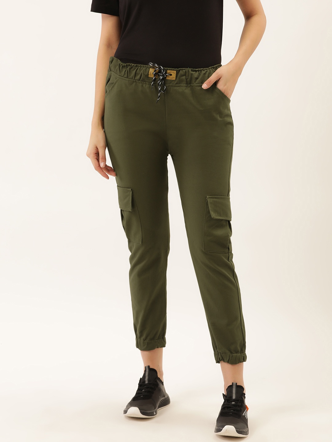 

Darzi Women Olive Green Regular Fit Solid Cropped Cargos