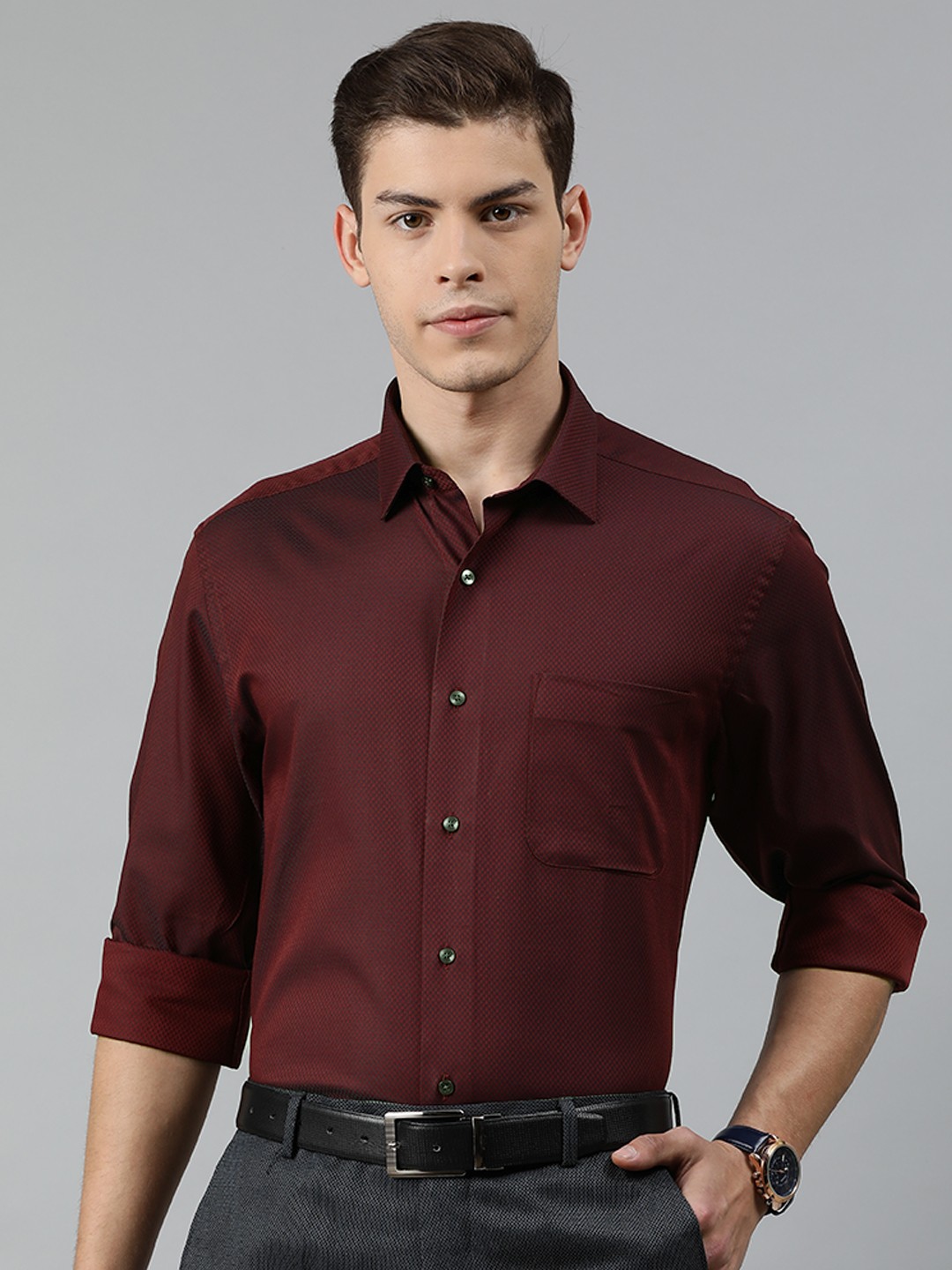 

Arrow Men Red & Navy Blue Regular Fit Self Design Formal Shirt