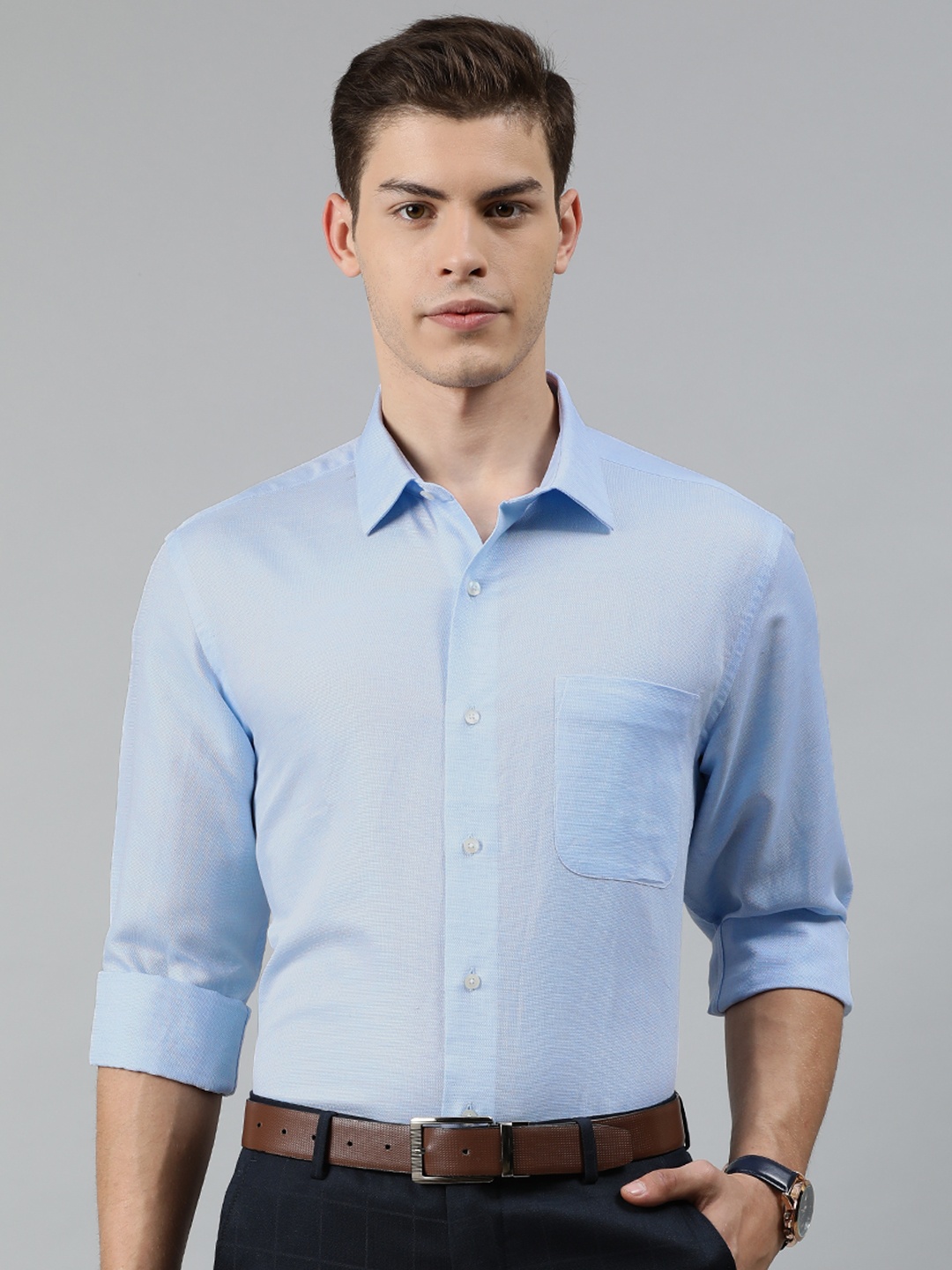 

Arrow Men Blue Regular Fit Solid Formal Shirt