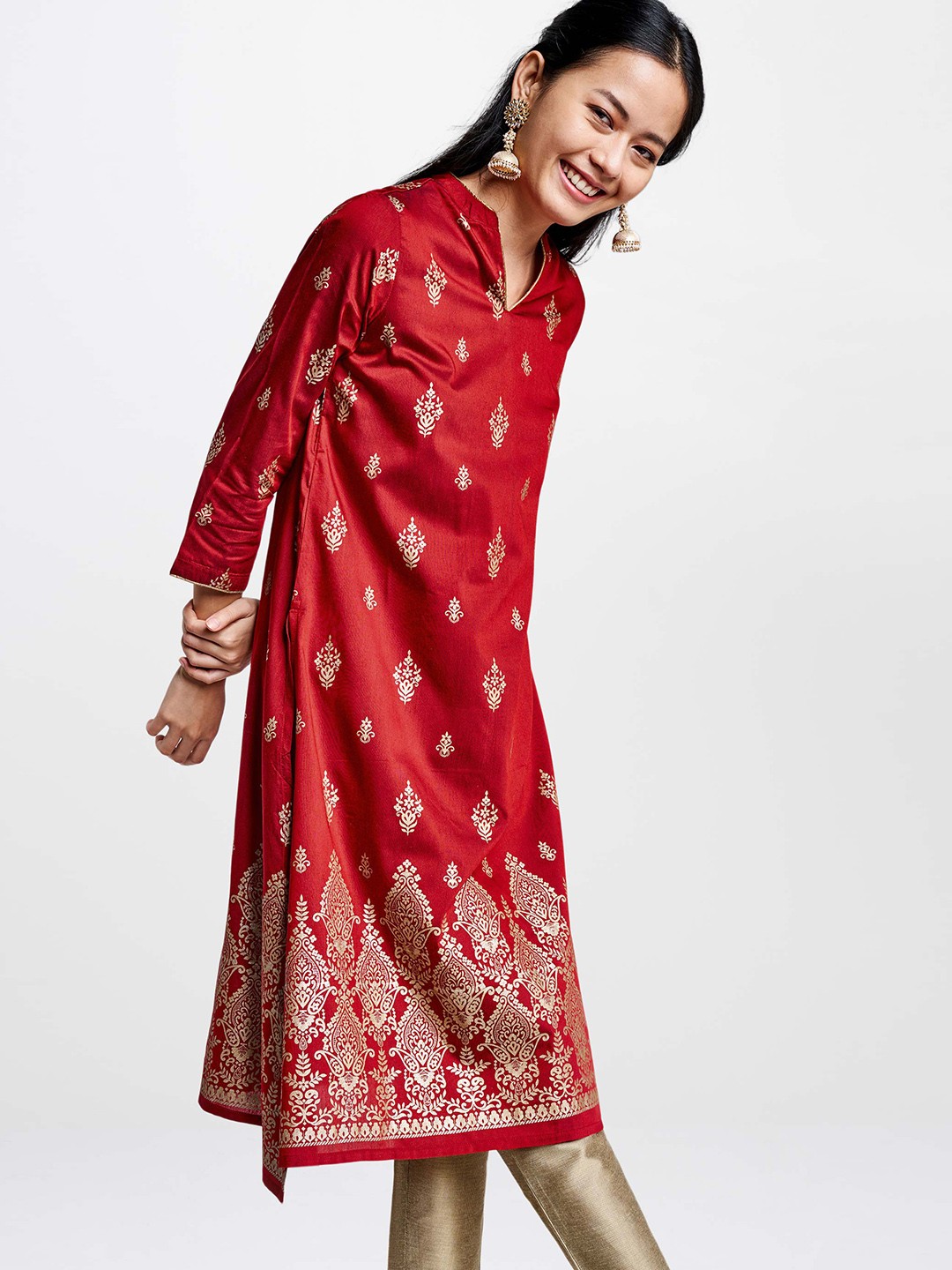 

Global Desi Women Maroon & Gold-Toned Printed A-Line Kurta