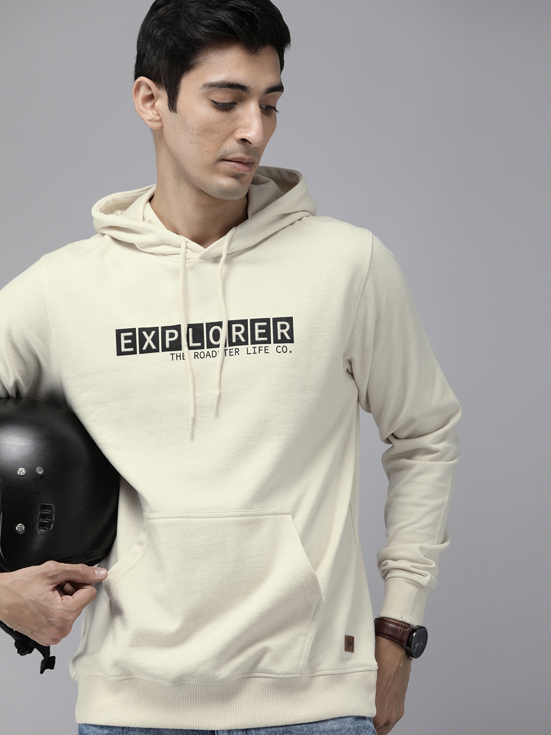 

Roadster Men Off-White Printed Hooded Pullover Sweatshirt