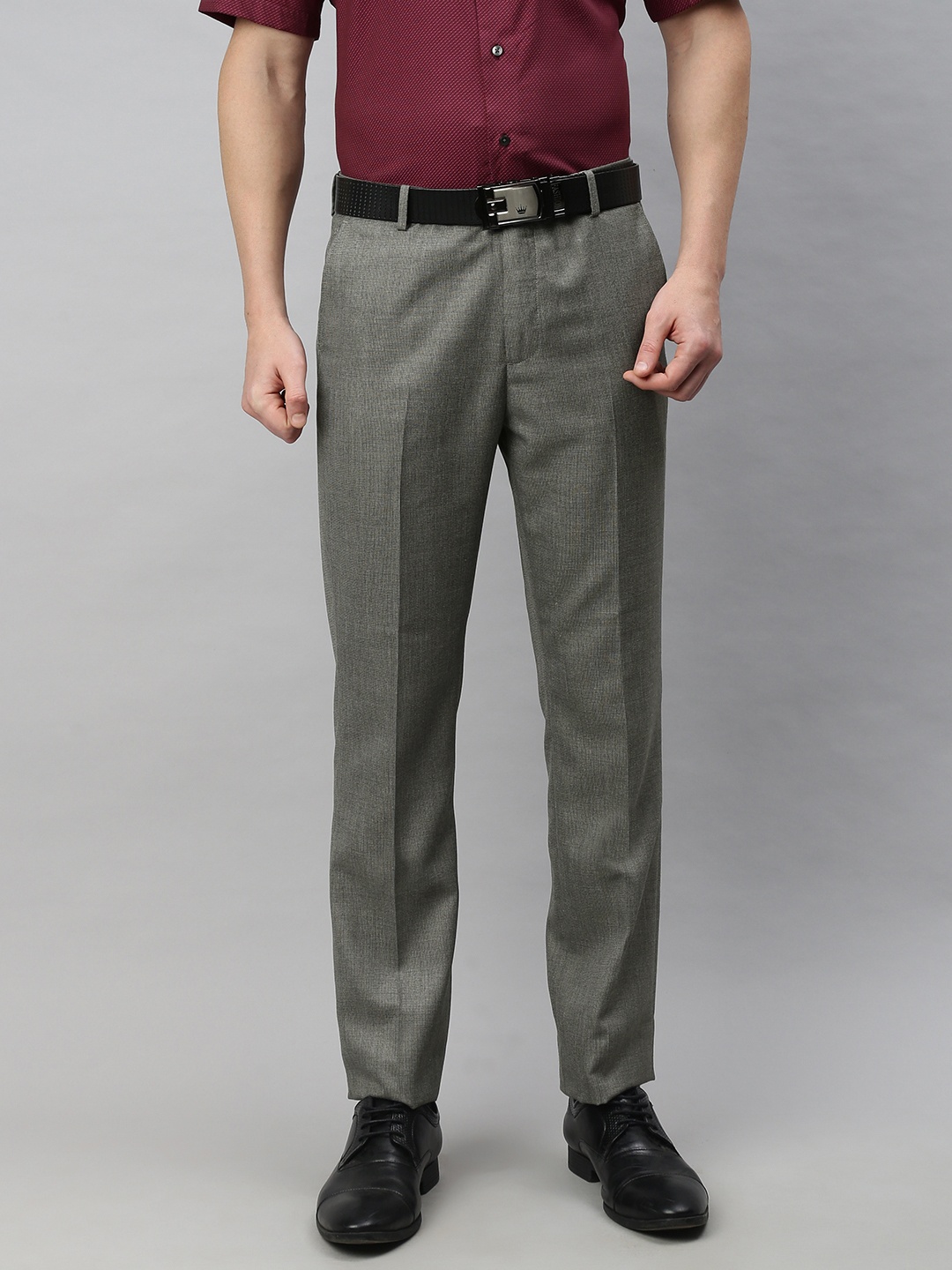 

Arrow Men Grey Tapered Fit Solid Regular Trousers