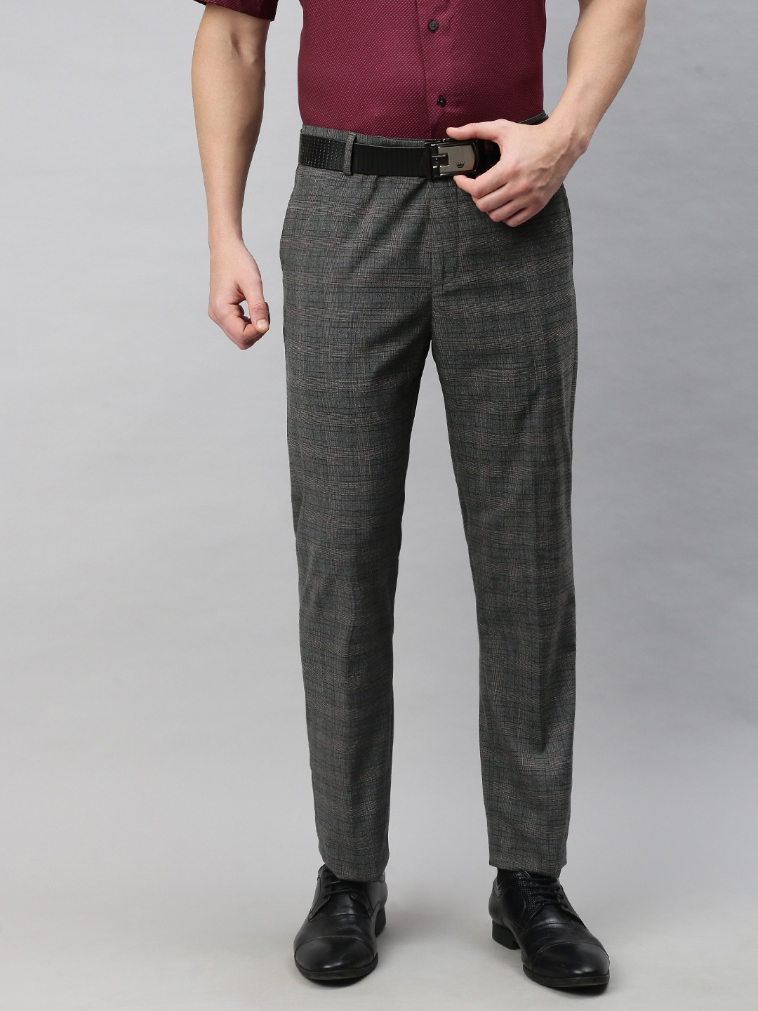 

Arrow Men Grey Tapered Fit Checked Regular Trousers