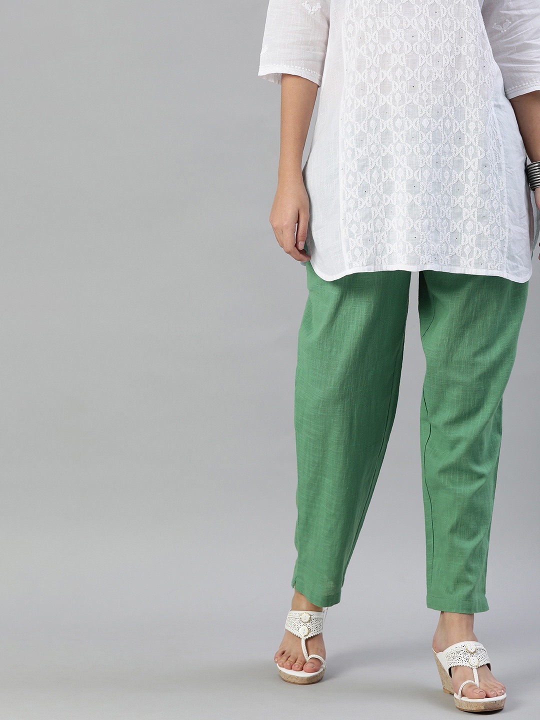 

Aprique FAB Women Green Regular Fit Solid Trousers
