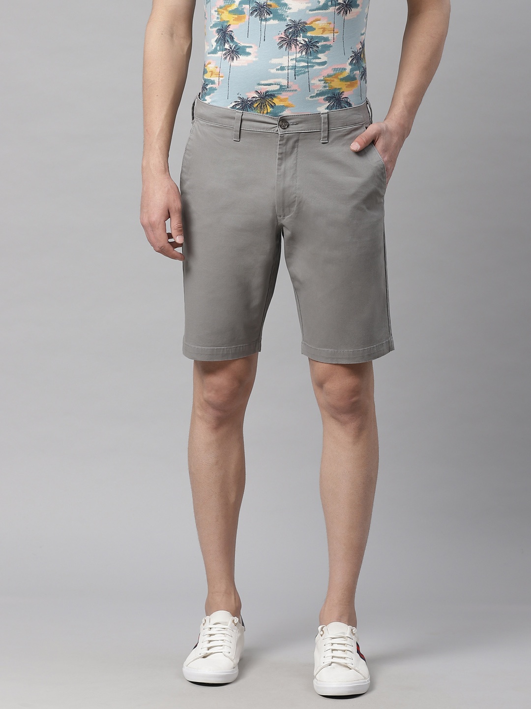 

Marks & Spencer Men Grey Solid Regular Fit Chino Shorts