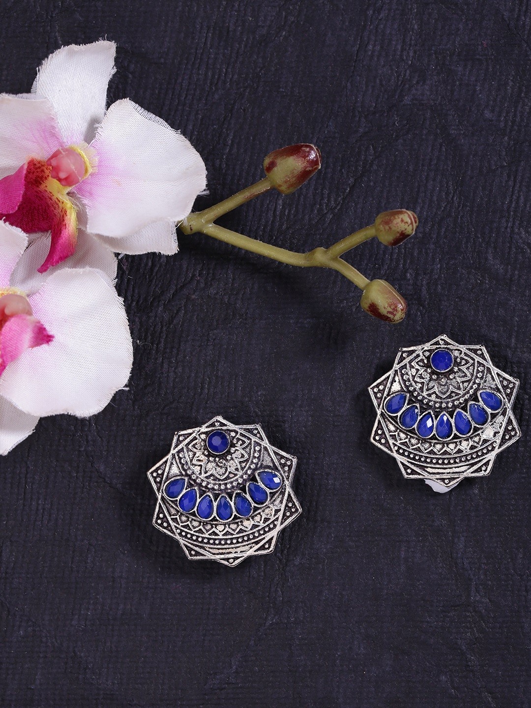 

Fida Silver & Blue Circular Studs