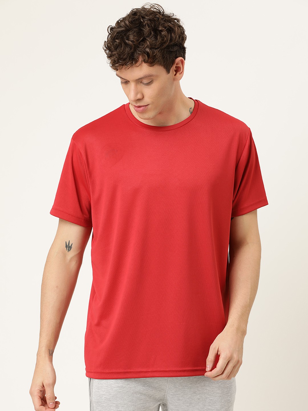 

Proline Active Men Red Solid Round Neck T-shirt