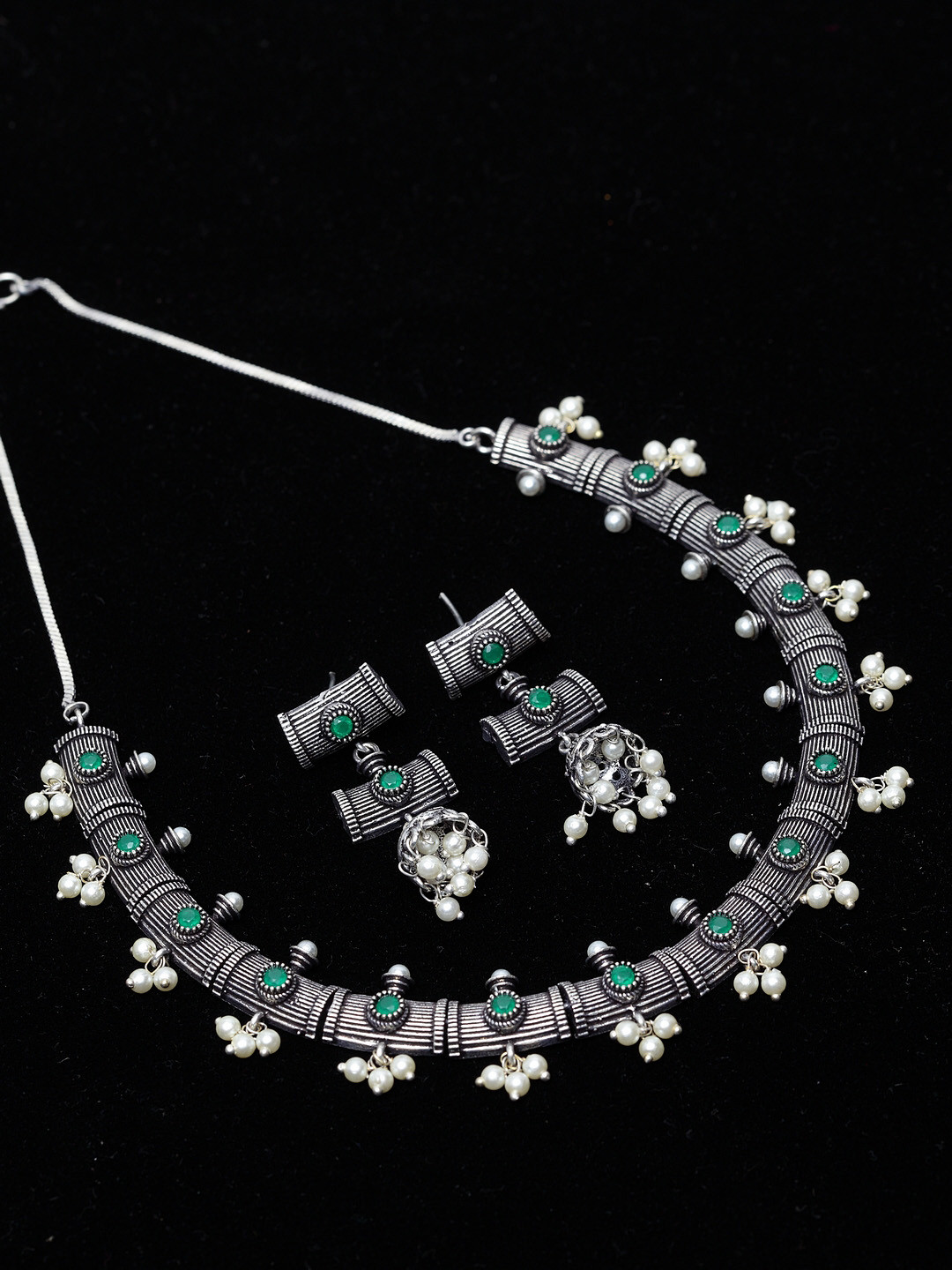 

PANASH Oxidised Silver-Plated Green & White Beaded Stone-Studded Handcrafted Jewellery Set