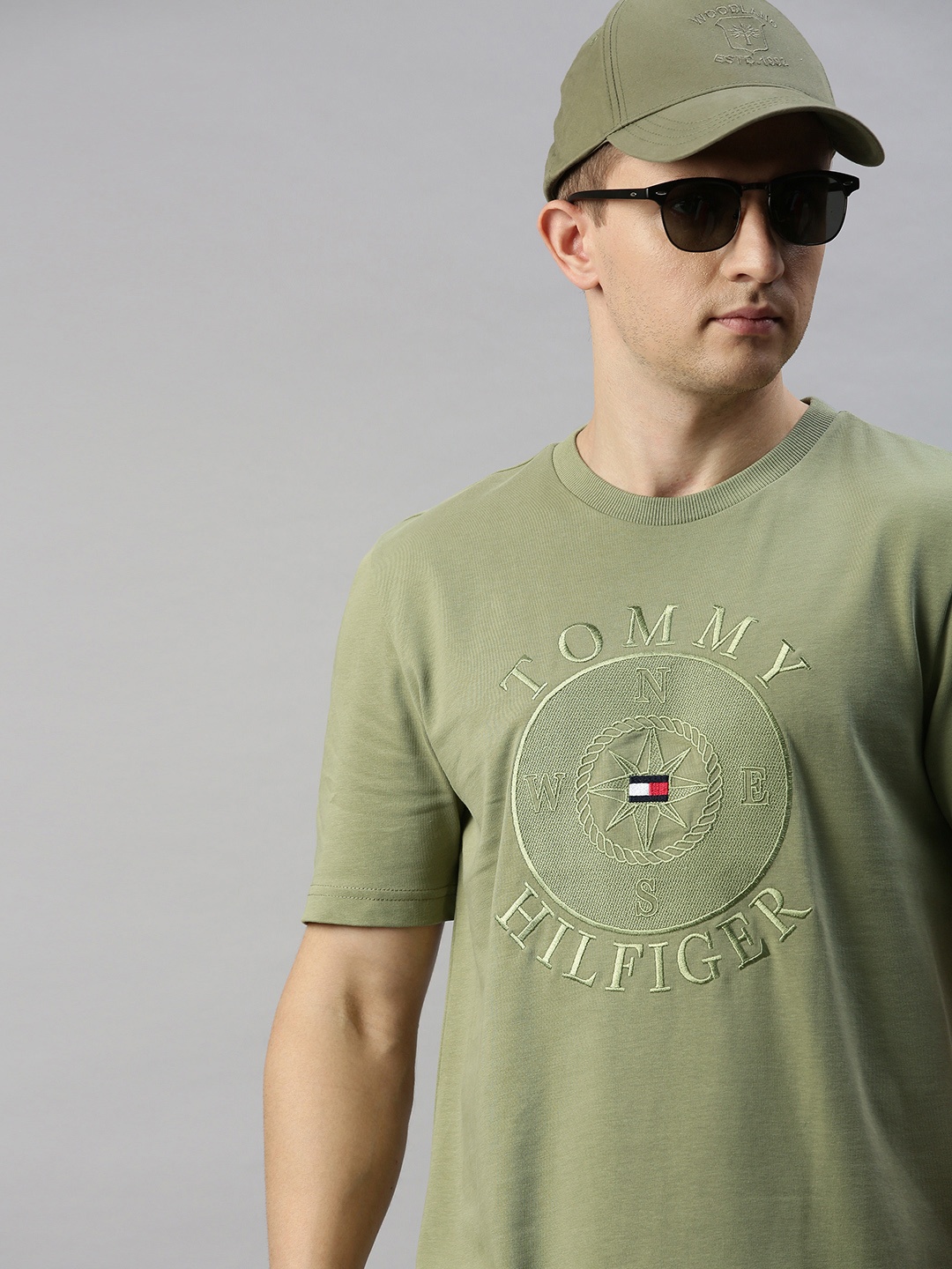 

Tommy Hilfiger Men Olive Green Relaxed Fit Embroidered Round Neck Pure Cotton T-shirt