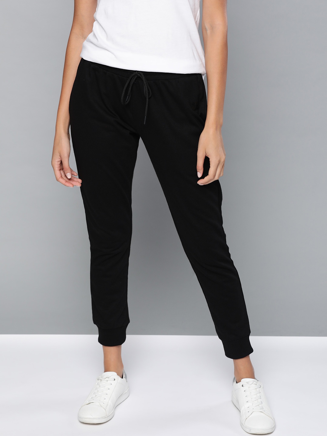 

Mast & Harbour Women Black Solid Joggers