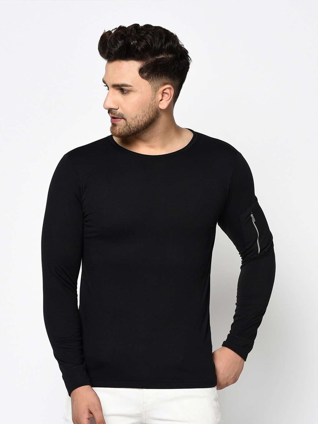 

Rigo Black Solid Slim Fit T-shirt