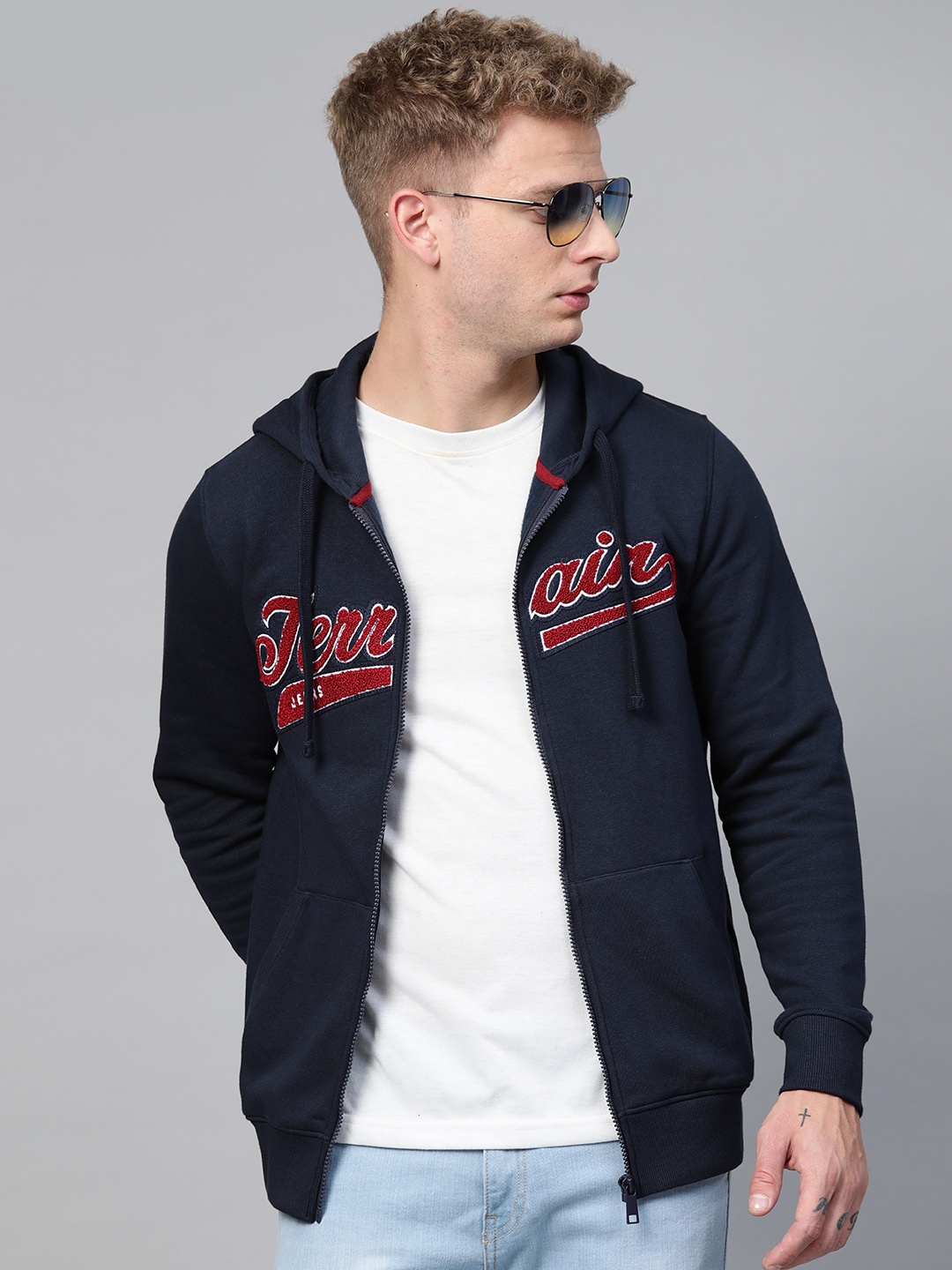 

Indian Terrain Men Navy Blue & Red Solid Hooded Sweatshirt