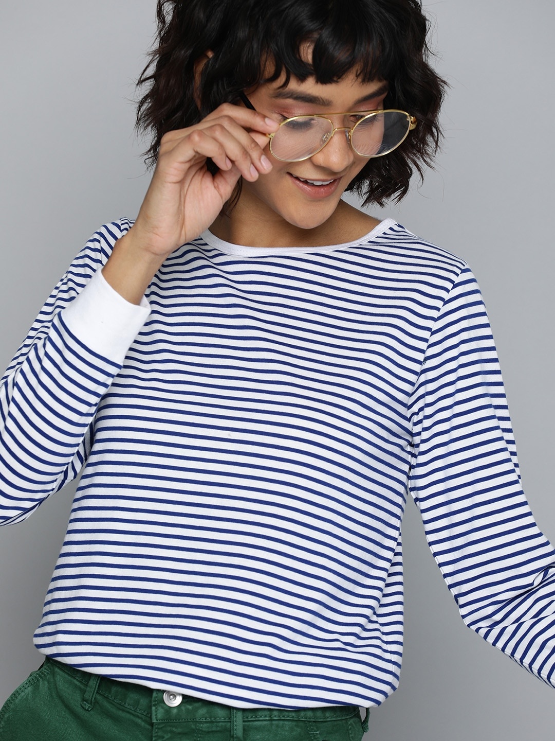 

HERE&NOW Women White & Blue Striped Round Neck T-shirt