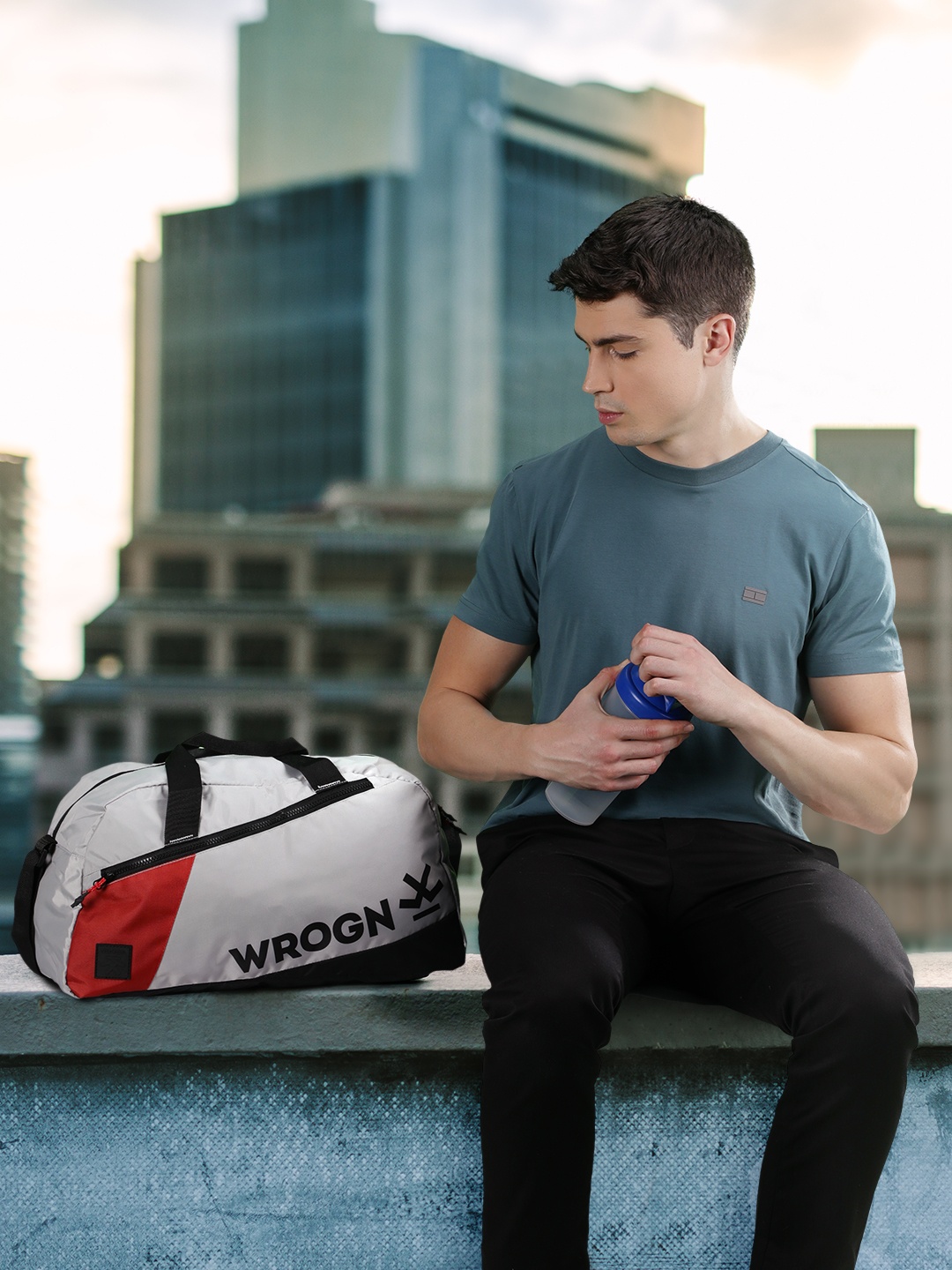 

WROGN Unisex Grey & Black Printed Duffel Bag
