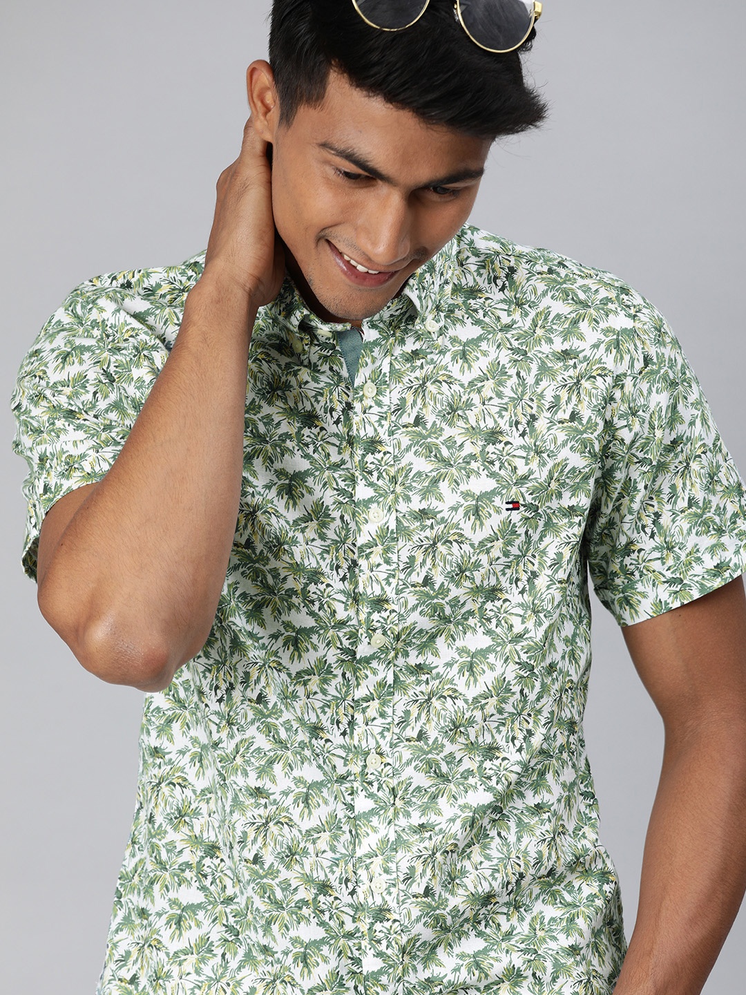 

Tommy Hilfiger Men Green & White Slim Fit Printed Casual Shirt