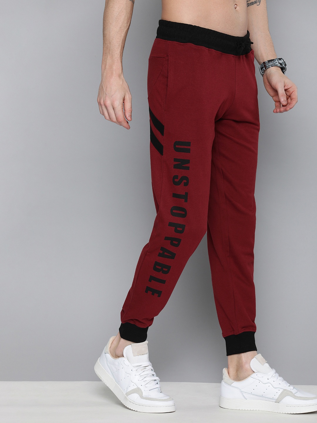 

HERE&NOW Men Maroon Solid Slim Fit Jogger With Printed Detail
