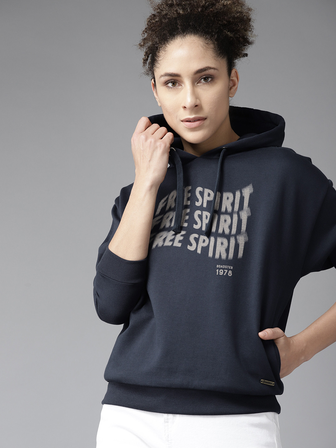 

The Roadster Life Co. Graphic Typography Printed Hooded Sweatshirt, Navy blue