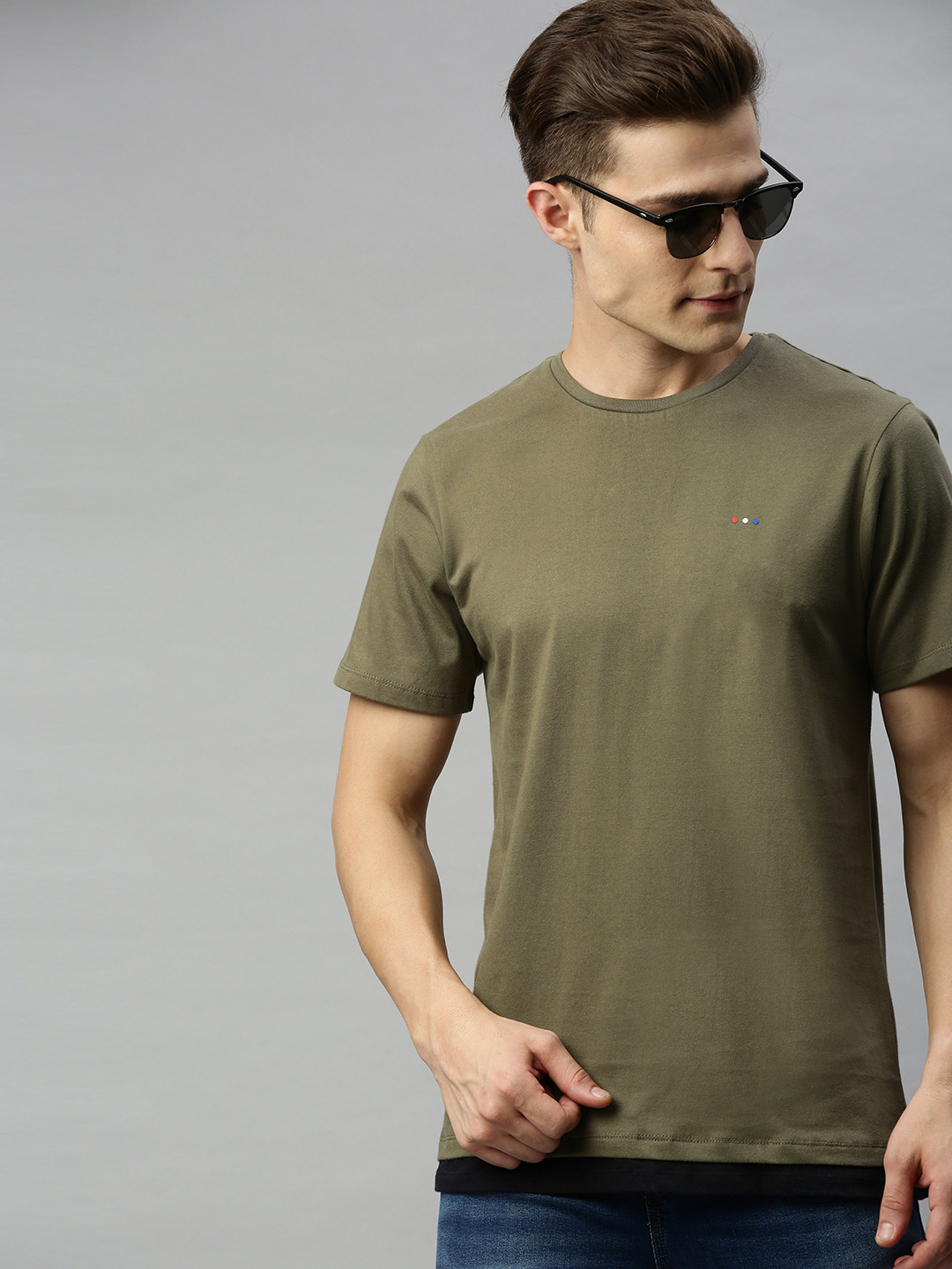 

Harvard Men Olive Green Solid Round Neck T-shirt