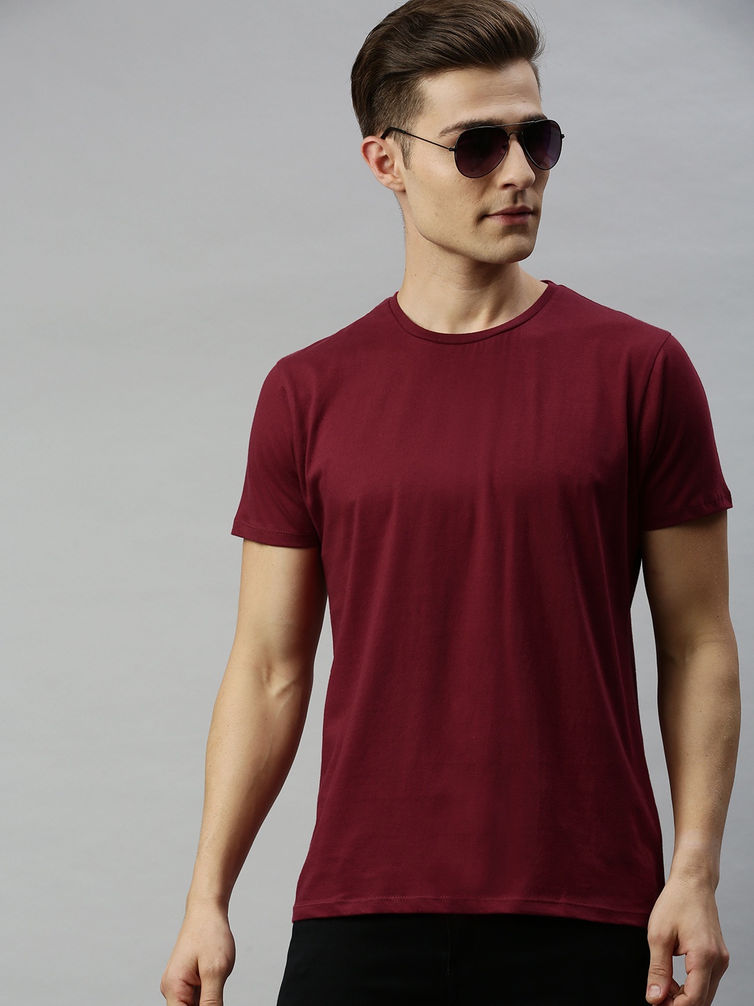 

Harvard Men Maroon Solid Round Neck T-shirt