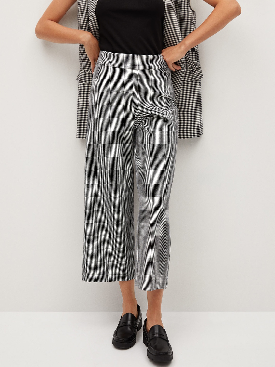 

MANGO Women Black & White Regular Fit Micro Houndstooth Print Sustainable Culottes