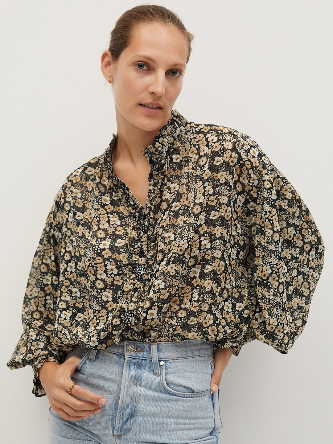 

MANGO Women Beige & Green Regular Fit Floral Print Casual Shirt