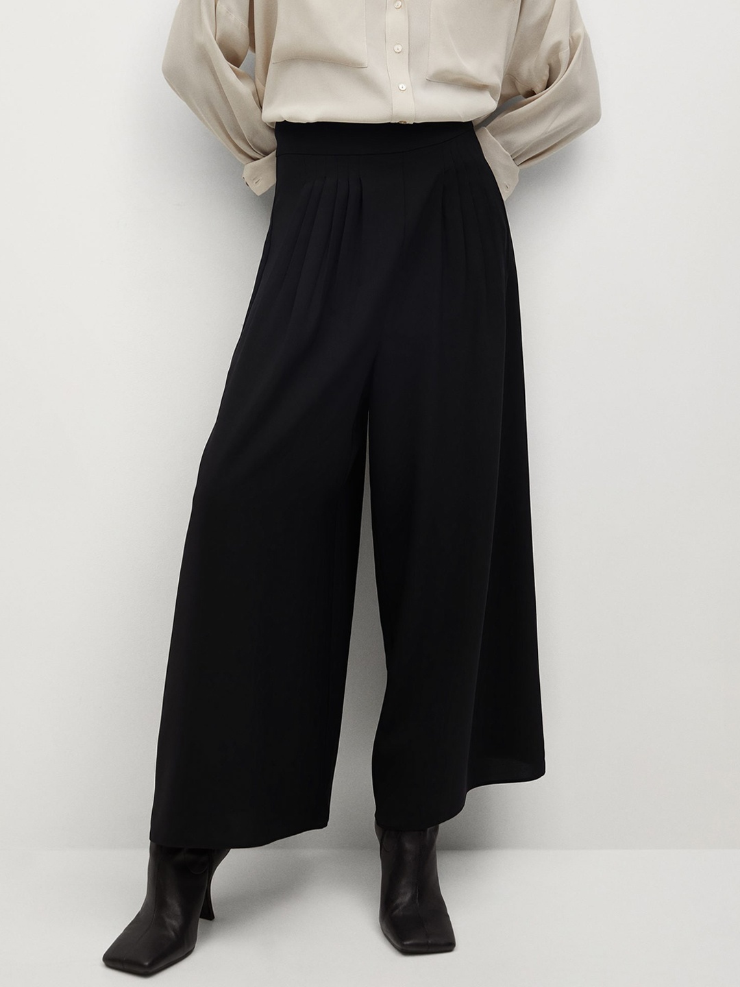 

MANGO Women Black Flared Solid High Rise Pleated Regular Trousers