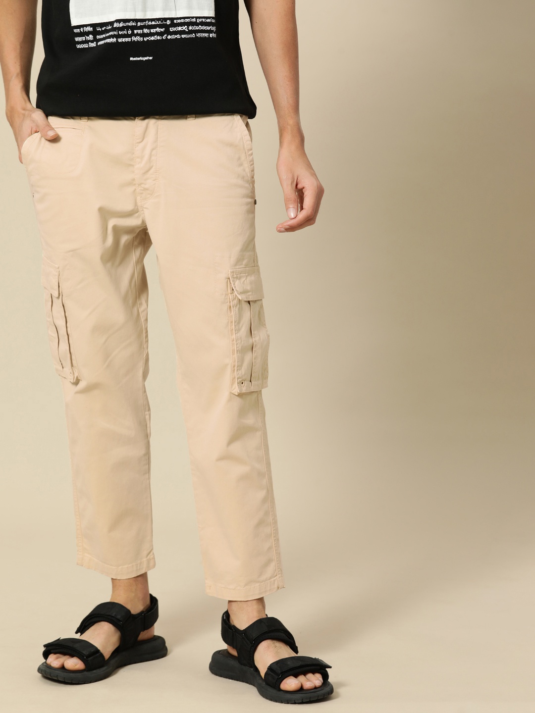 

Mr Bowerbird Men Khaki Solid Liberal Fit Mid Rise Cargos Trousers