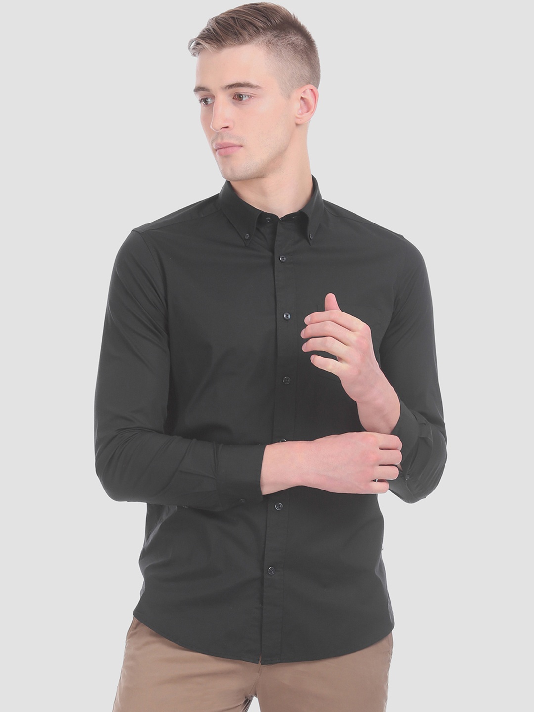 

Arrow Sport Men Black Slim Fit Semiformal Shirt