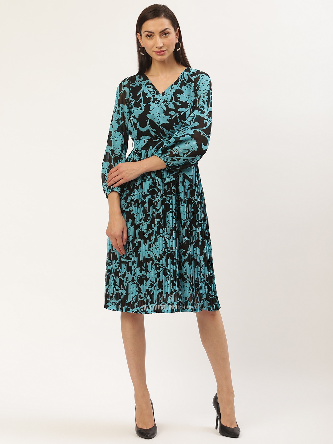 

Antheaa Women Black & Blue Accordion Pleat Printed Wrap Dress