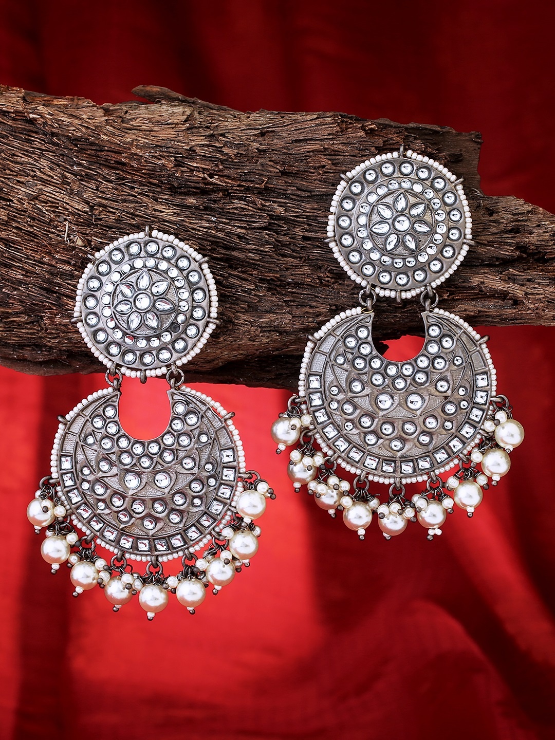 

LAIDA Silver-Toned Rhodium Plated Kundan Studded Circular Chandbalis