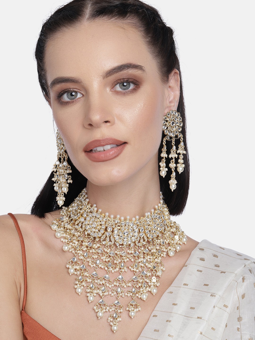 

LAIDA Gold-Plated Kundan Studded Handcrafted Choker Jewellery Set