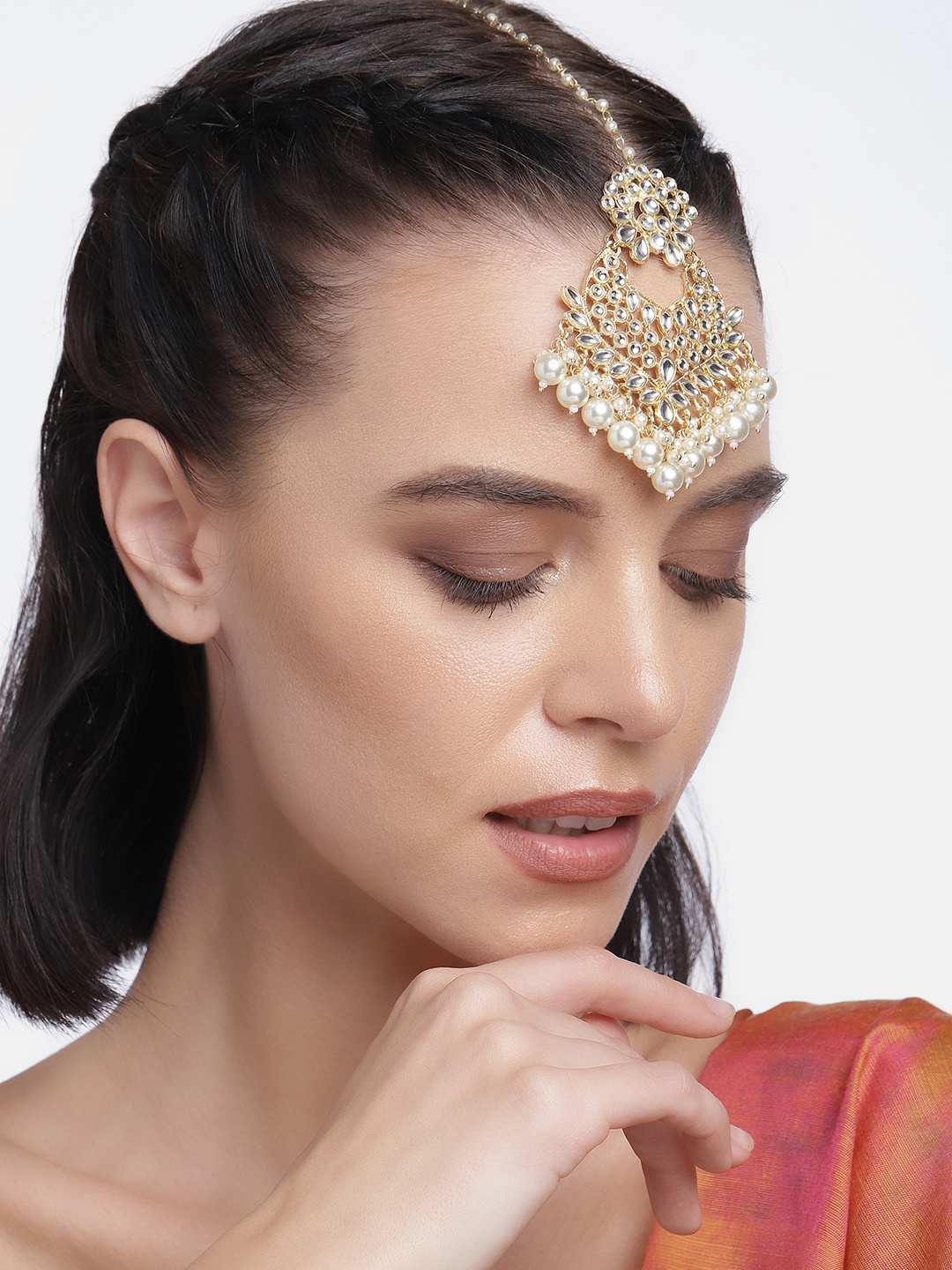 

LAIDA Women Gold Plated & White Kundan Studded Maang Tikka