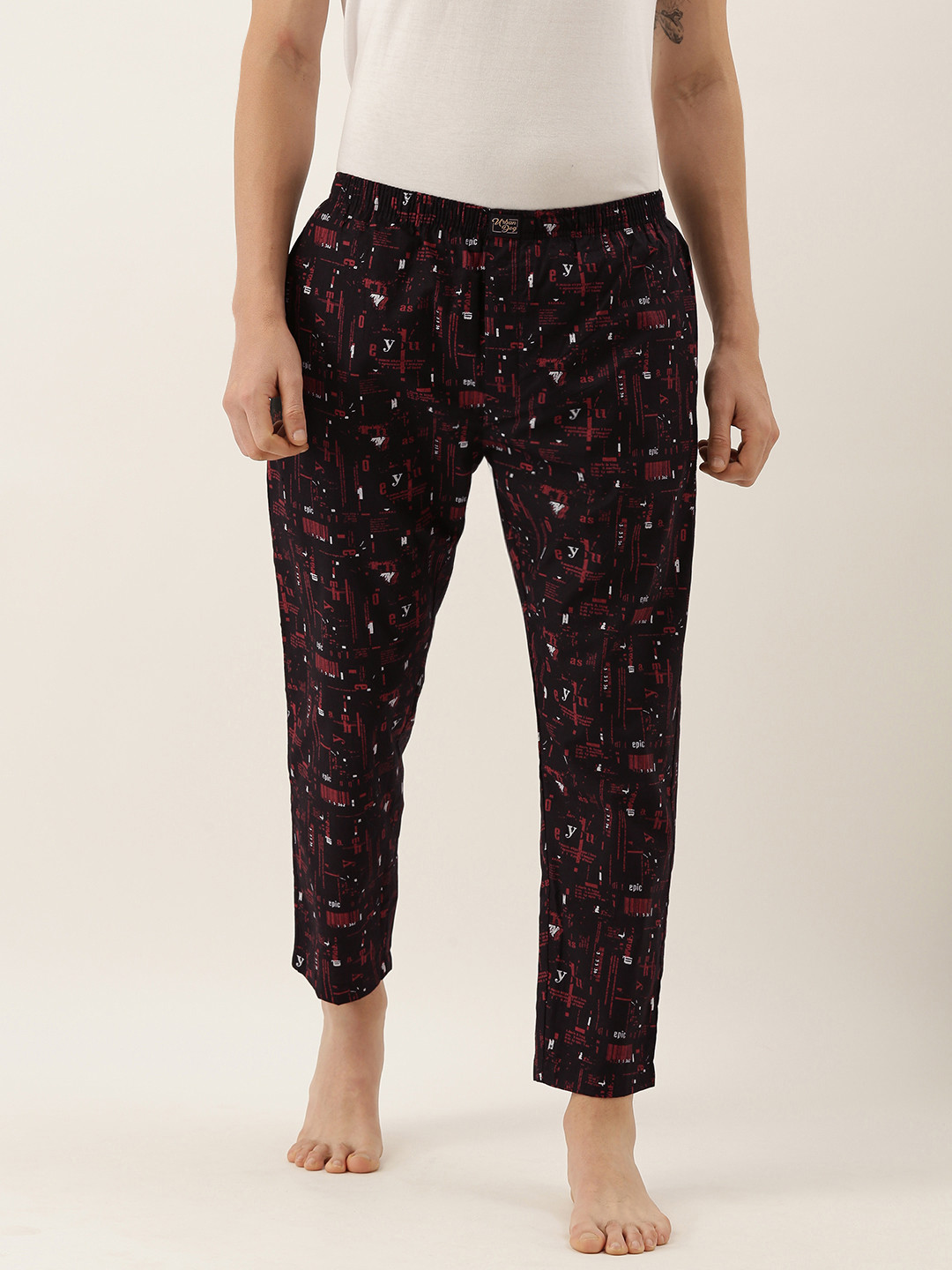

Urban Dog Men Black & Red Typography Print Lounge Pants