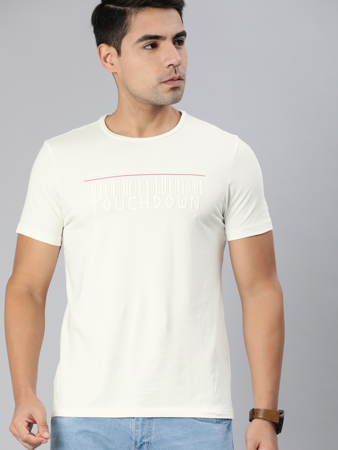 

Arrow New York Men Off-White Printed Round Neck T-shirt