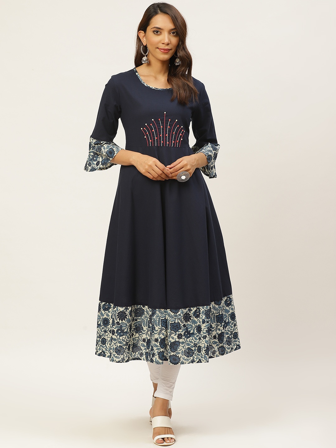 

FABRIC FITOOR Women Navy Blue & Off-White Floral Detail A-Line Kurta