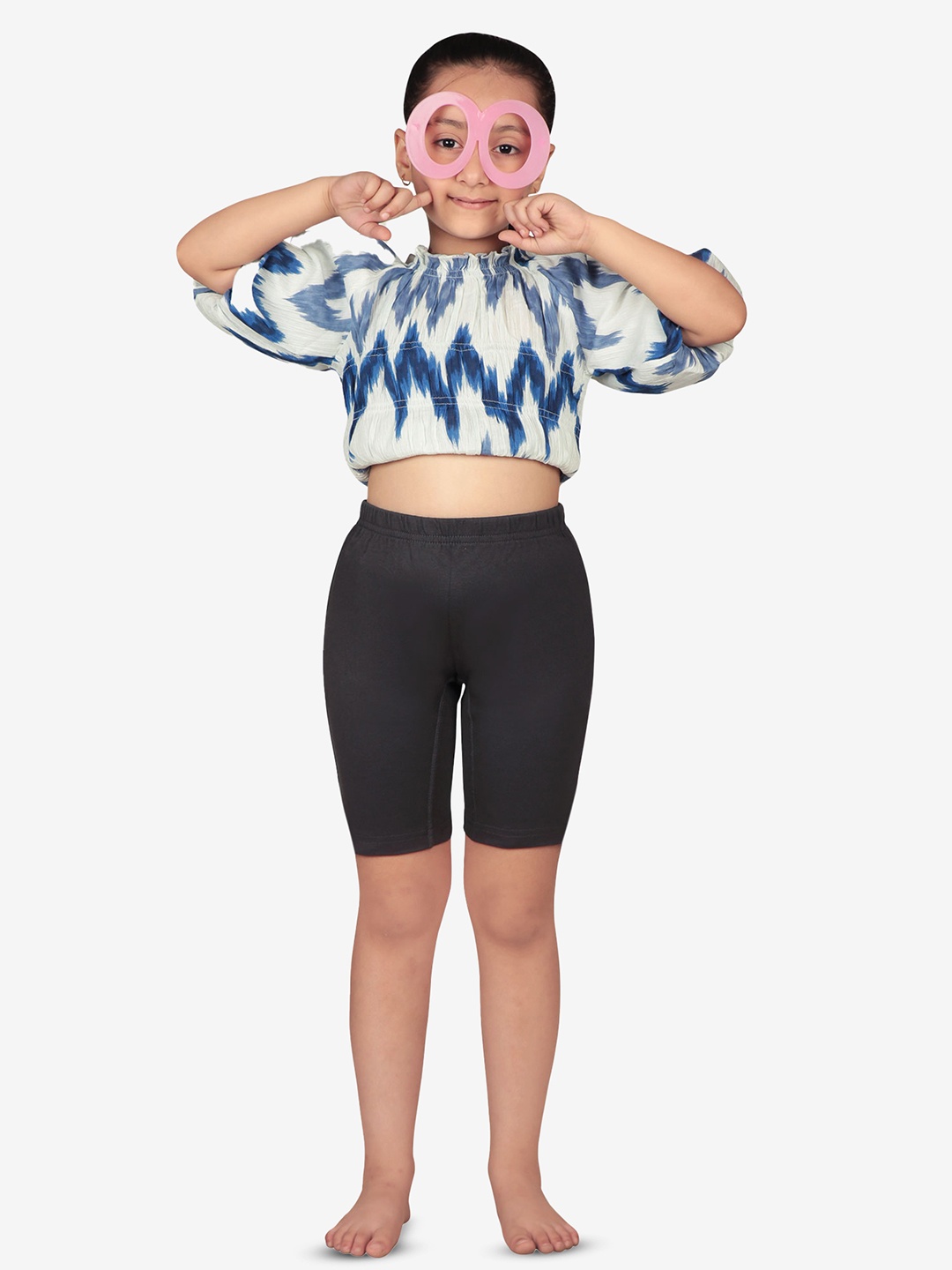 

PROTEENS Girls Black Solid Slim Fit Sports Shorts