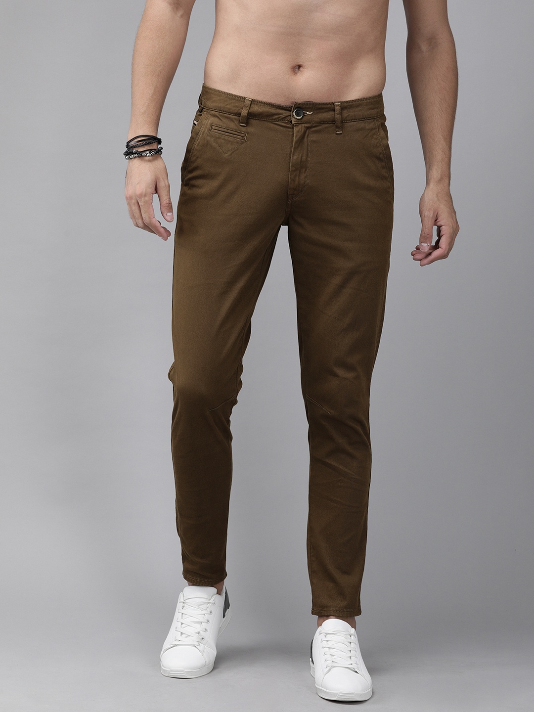 

Roadster Men Brown Slim Fit Solid Chinos