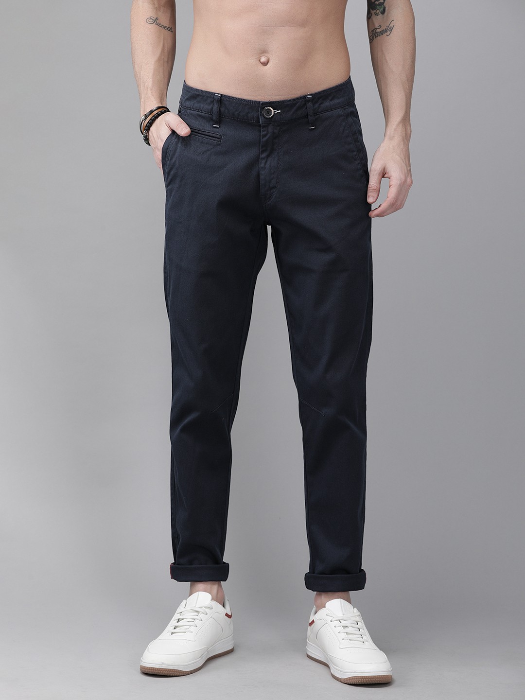 

Roadster Men Navy Blue Slim Fit Solid Chinos