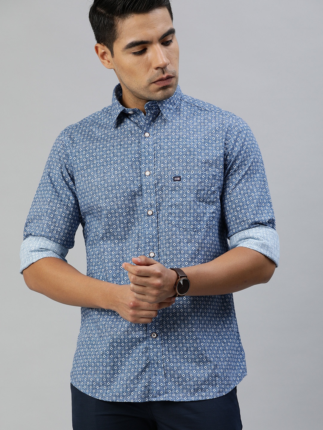 

Arrow Sport Men Blue & White Slim Fit Geometric Printed Casual Shirt