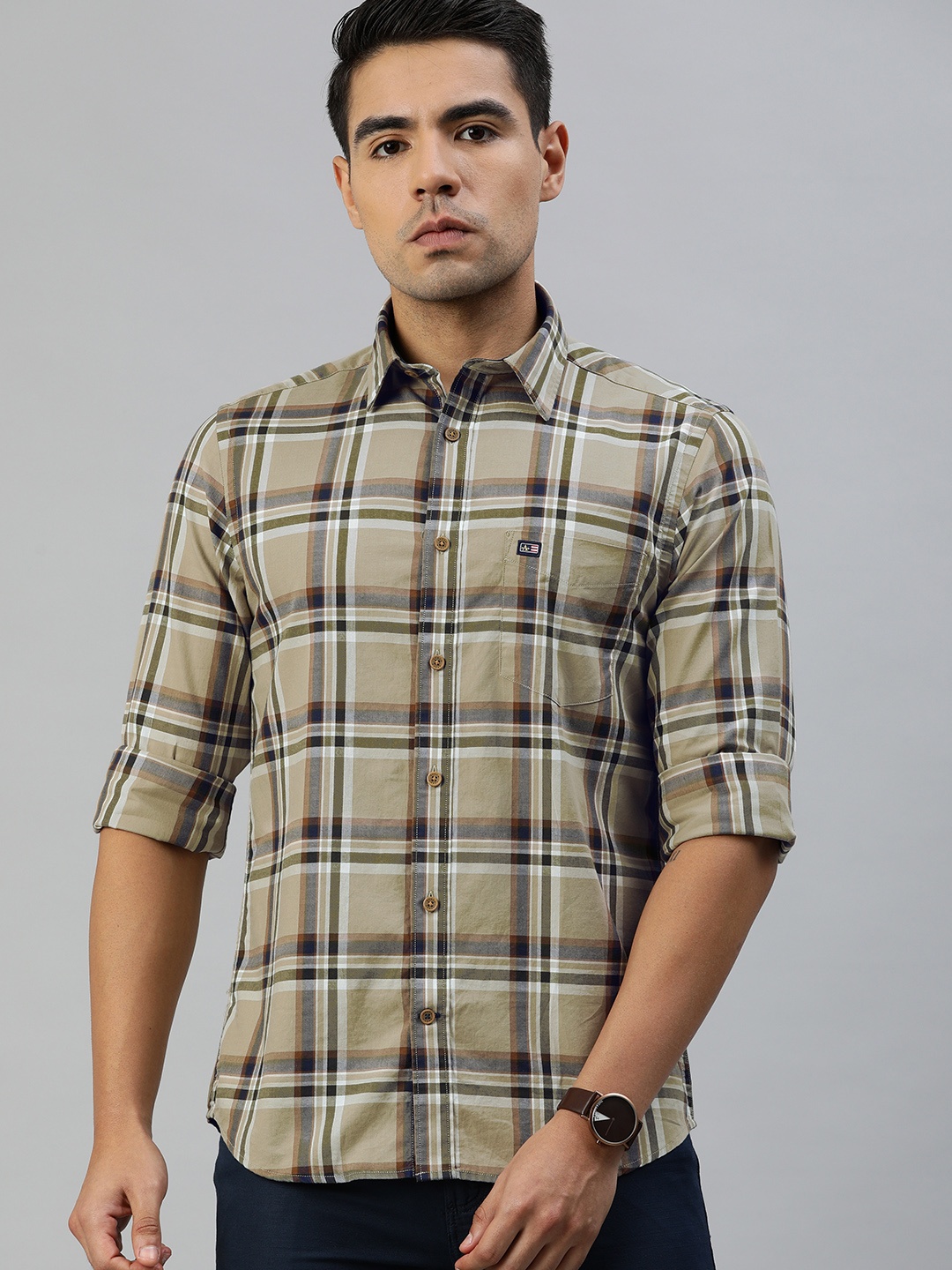 

Arrow Sport Men Beige & Black Slim Fit Checked Casual Shirt