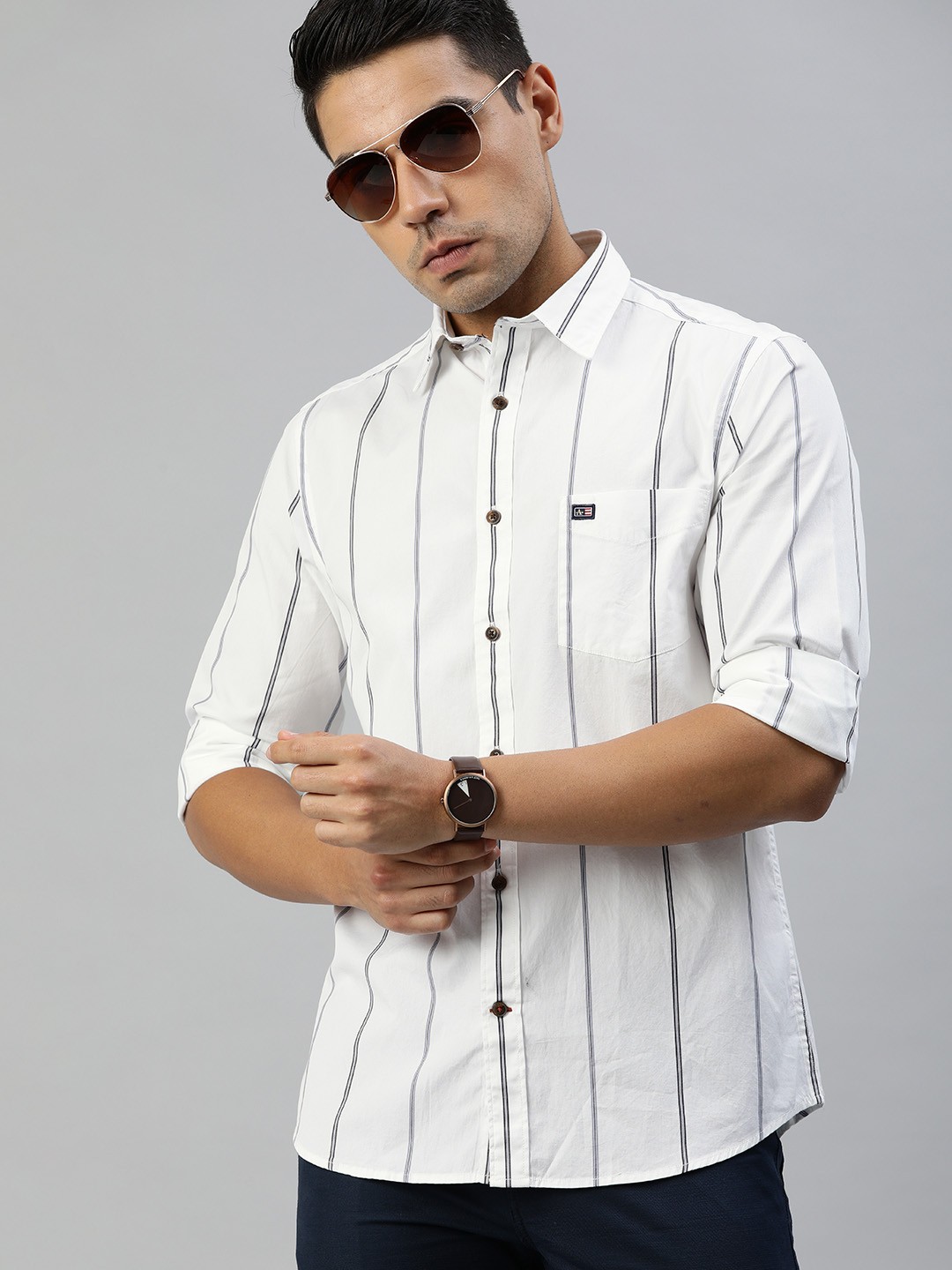 

Arrow Sport Men White & Navy Blue Slim Fit Striped Casual Shirt