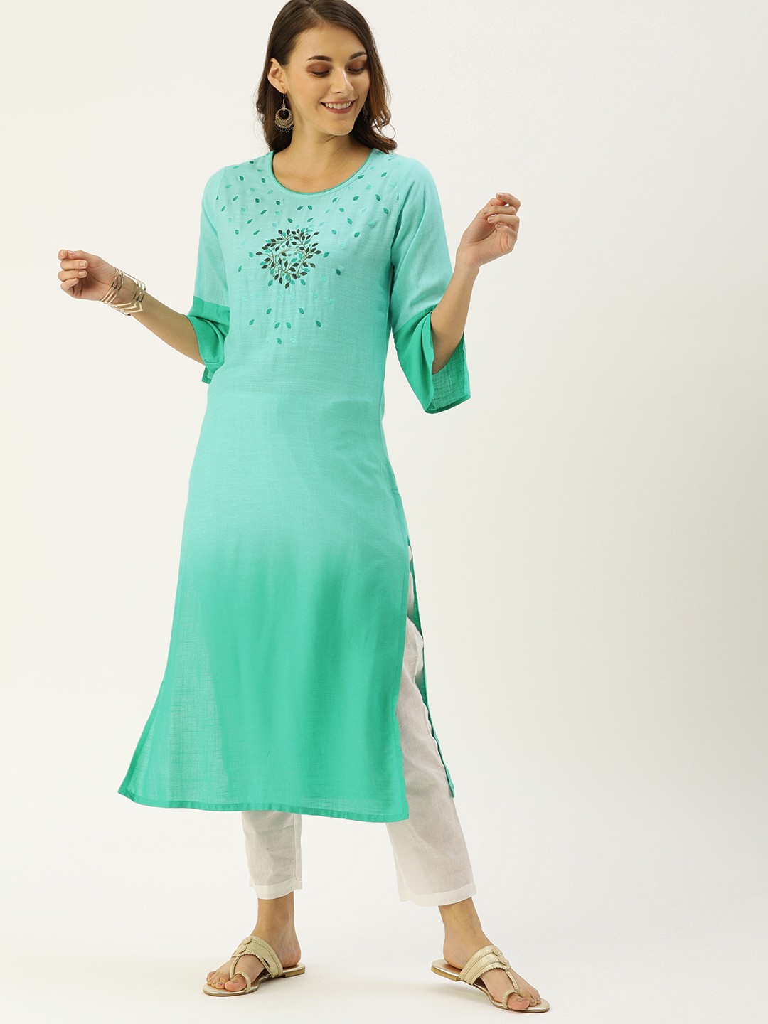 

CATCHY Women Sea Green Embroidered Yoke Design Ombre Straight Kurta