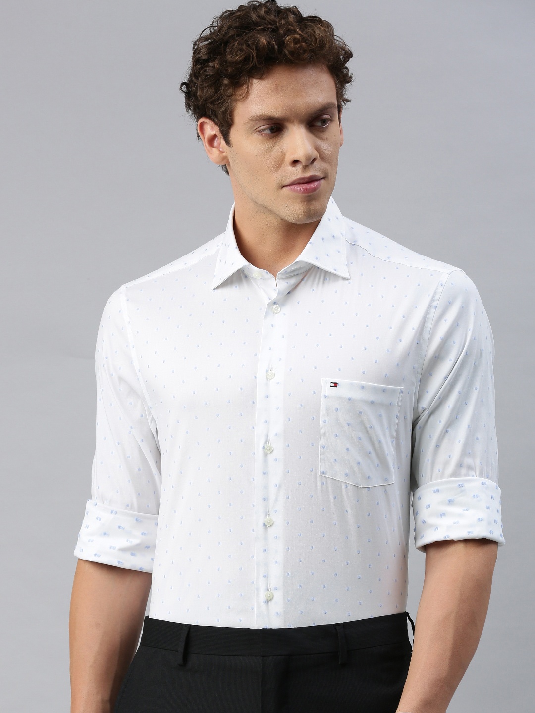 

Tommy Hilfiger Men White & Blue Regular Fit Printed Semiformal Shirt