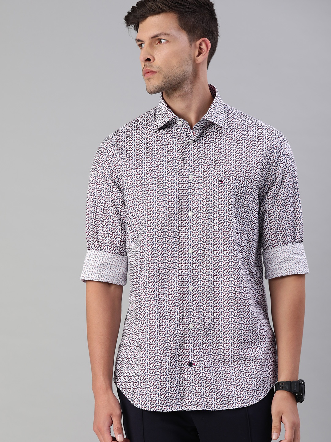 

Tommy Hilfiger Men White & Red Regular Fit Floral Printed Casual Shirt