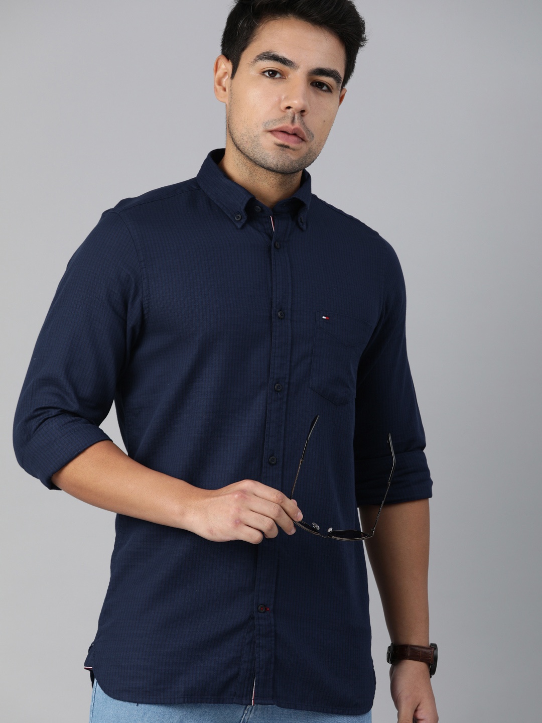 

Tommy Hilfiger Men Navy Blue & Black Slim Fit Checked Casual Shirt