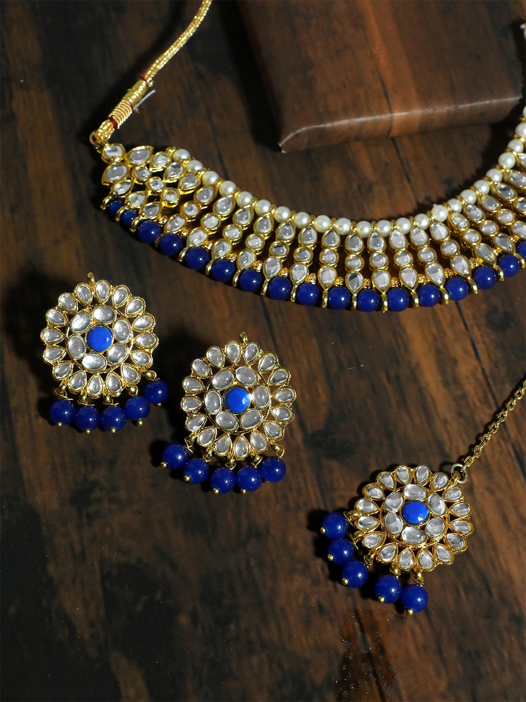 

KARATCART Gold-Plated White & Blue Kundan-Studded Beaded Handcrafted Jewellery Set