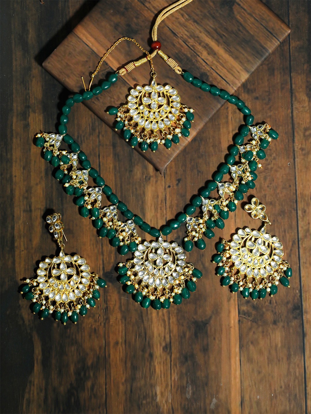 

KARATCART Gold-Plated White & Green Kundan-Studded Beaded Handcrafted Jewellery Set