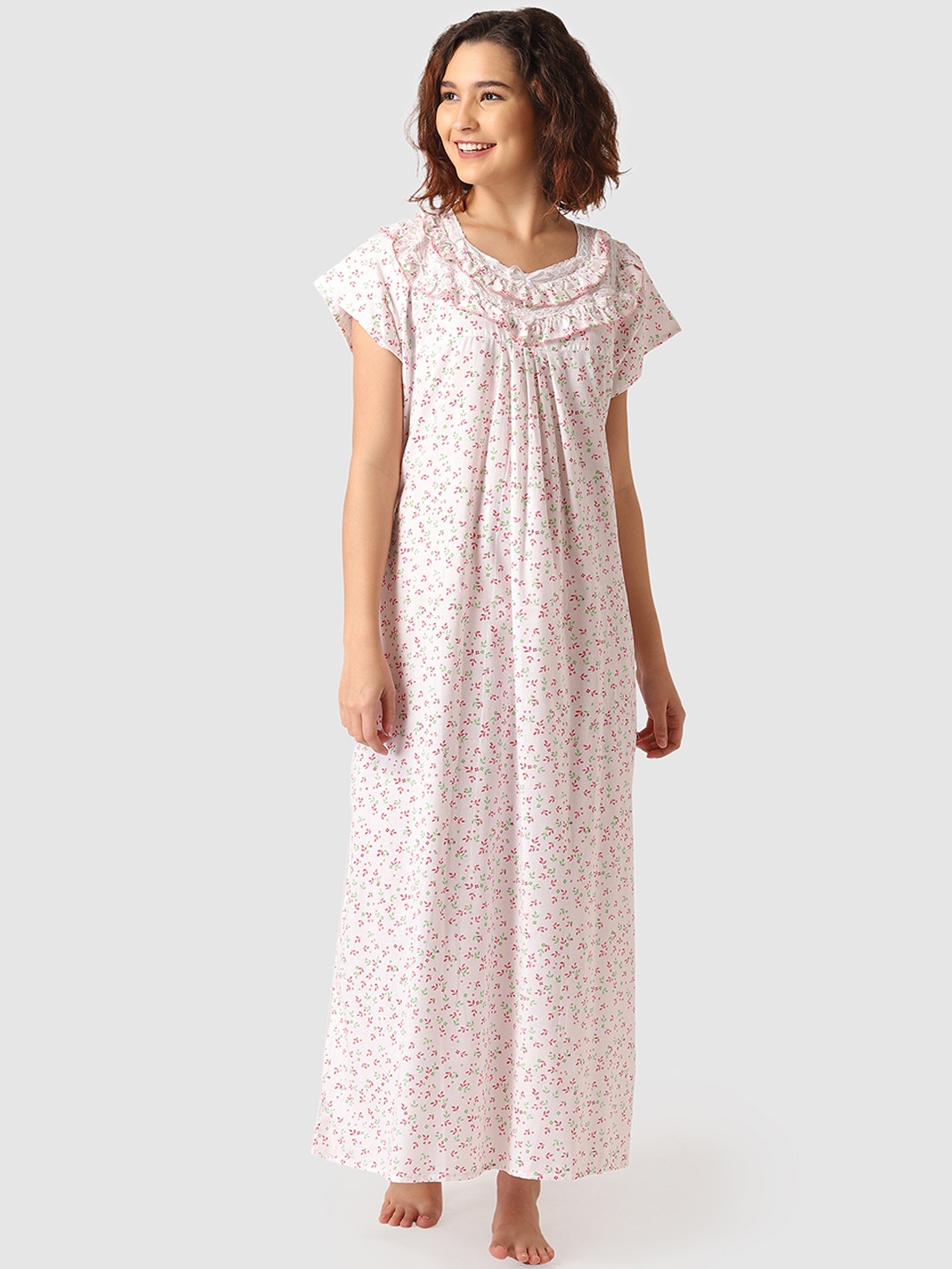 

Vemante White & Pink Floral Print Nightdress