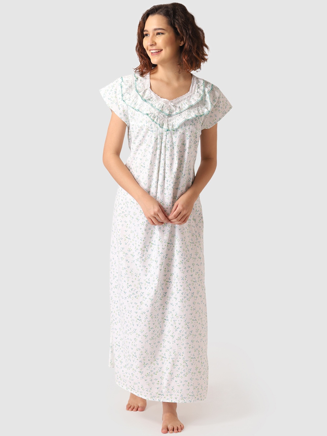 

Vemante White & Green Floral Print Nightdress